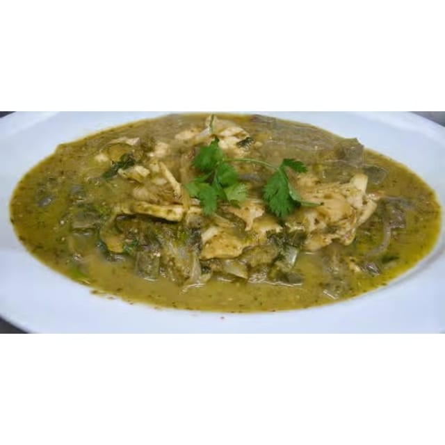 Pollo en Salsa Verde O Salsa Roja.