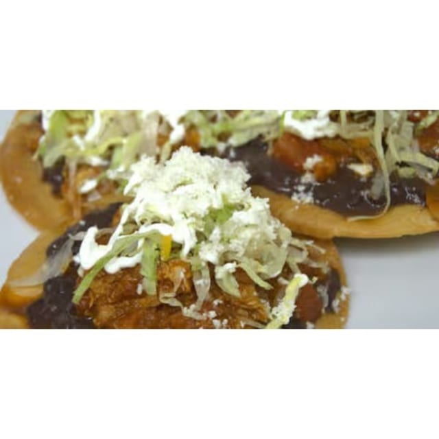 Tinga De Pollo Tostada.